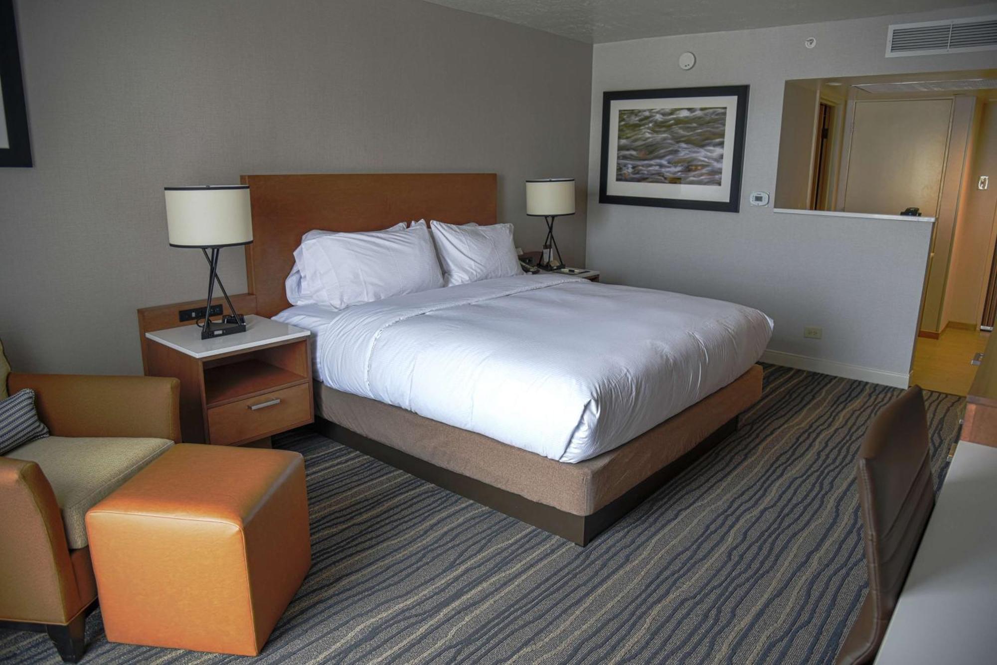 King Room,1546964770:JPEG